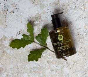 Lightning Oak Candle & Shower Gel Set