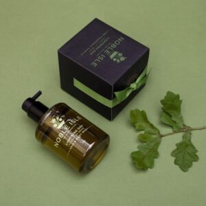 Lightning Oak Candle & Shower Gel Set