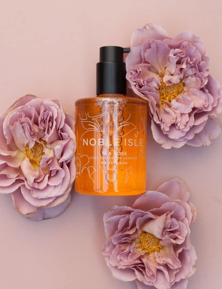 Luxury Tea Rose Shower Gel and Candle Duo